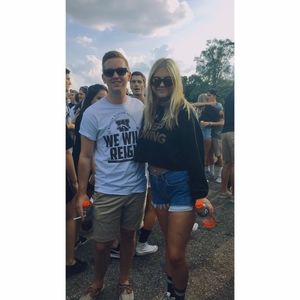 Meet your Posher, Hunter